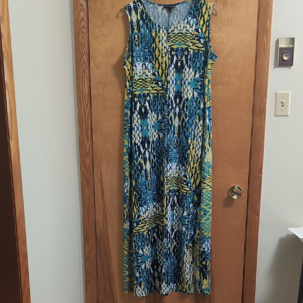 Sleeveless Blue and Yellow Patterned Maxi Dress